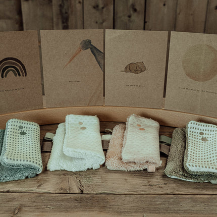 Snoozebaby Giftset Knuffeldoekje en Geboortekaartje Warm Brown