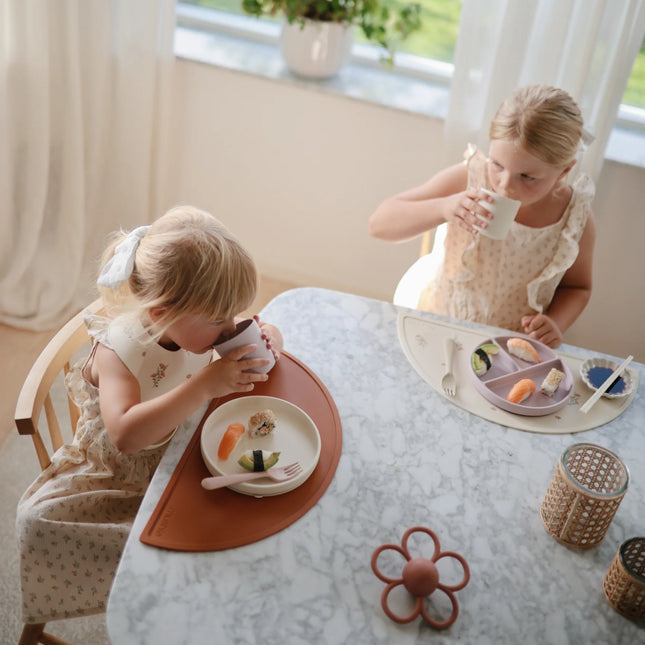 Mushie Placemat Black Daisy